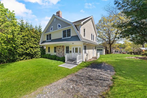 Backyard, Exterior, Facade, Queen Anne Victorian