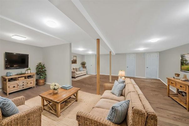 Interior, Living room, Recessed Lighting, Wood Texture Flooring