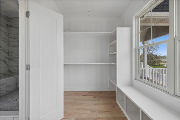 Interior, Walk-in Closets, Wood Texture Flooring