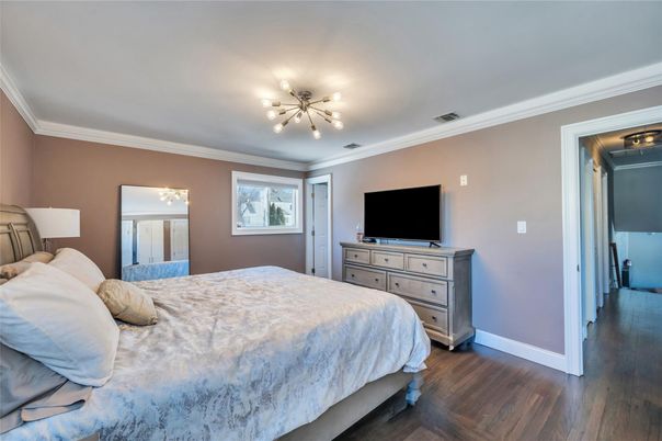 Bedroom, Interior, Pendant Lights, Wood Texture Flooring