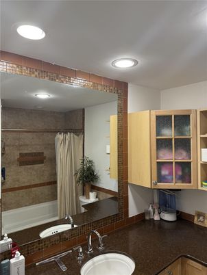 Bathroom, Interior, Recessed Lighting