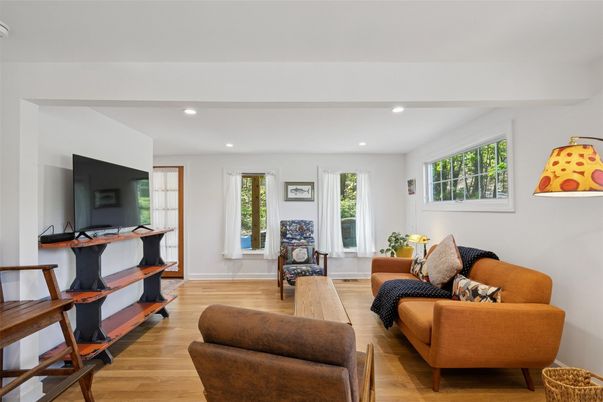 Interior, Living room, Recessed Lighting, Wood Texture Flooring