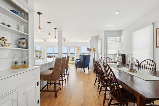Dining room, Interior, Living room, Pendant Lights, Recessed Lighting, Wood Texture Flooring