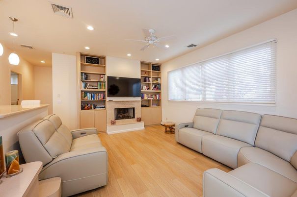 Fireplace, Interior, Living room, Pendant Lights, Recessed Lighting, Wood Texture Flooring