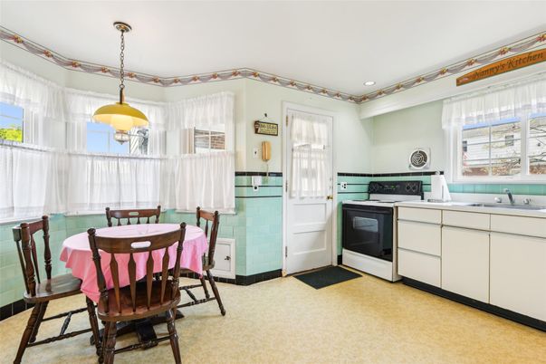 Dining room, Interior, Kitchen, Pendant Lights, Recessed Lighting