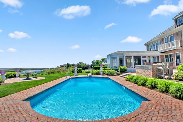 Exterior, Pool, Water