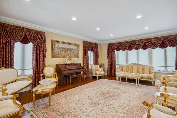 Interior, Piano, Recessed Lighting, Wood Texture Flooring