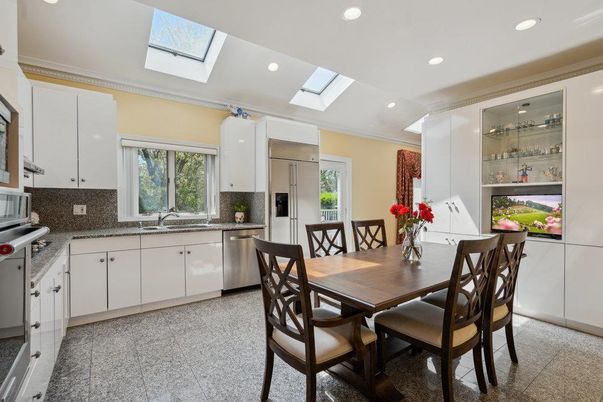 Dining room, Interior, Kitchen, Recessed Lighting, Stainless Steel Appliances