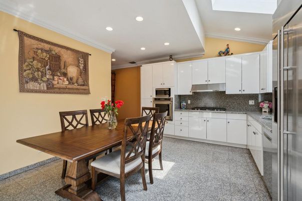 Dining room, Interior, Kitchen, Recessed Lighting, Stainless Steel Appliances