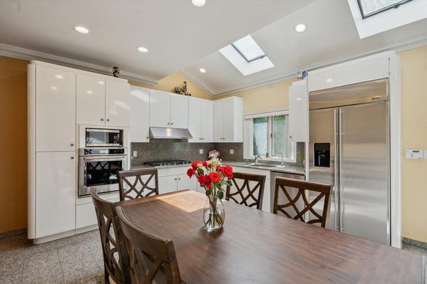 Dining room, Interior, Kitchen, Recessed Lighting, Stainless Steel Appliances