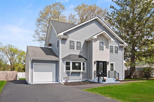 Attached, Exterior, Facade, Farmhouse