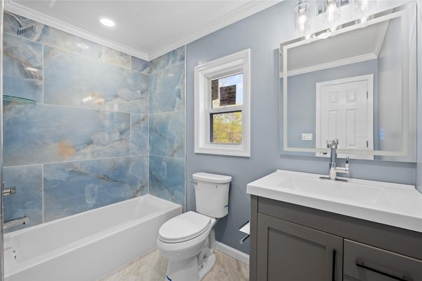 Bathroom, Interior, Recessed Lighting