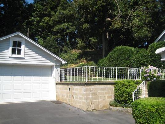 Detached Garage, Exterior