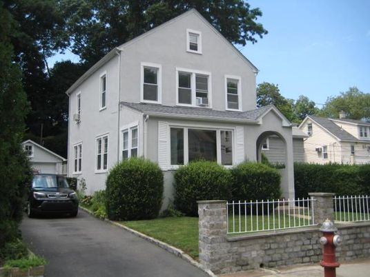 Exterior, Facade, Farmhouse