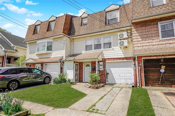 Attached, Exterior, Facade, Brick Facade, Rowhouse