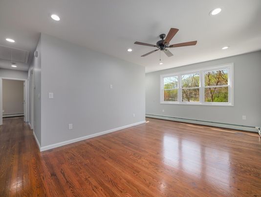 Empty room, Interior, Recessed Lighting, Wood Texture Flooring