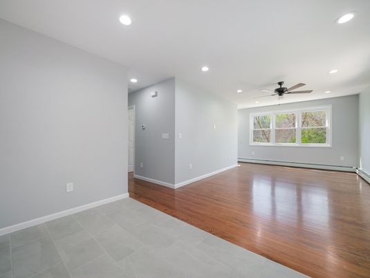 Empty room, Interior, Recessed Lighting, Wood Texture Flooring