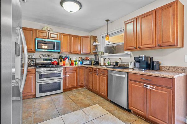 Interior, Kitchen, Pendant Lights, Stainless Steel Appliances