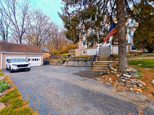 Detached Garage, Exterior