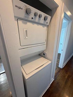 Interior, Utility Closets, Washer, Wood Texture Flooring