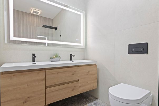 Bathroom, Dual Sink Vanities, Interior