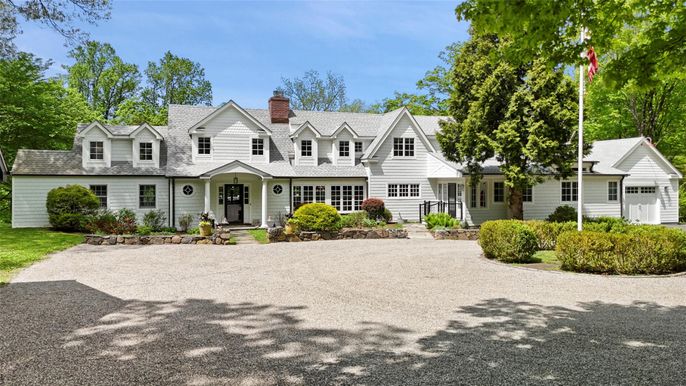Attached, Exterior, Facade, Farmhouse