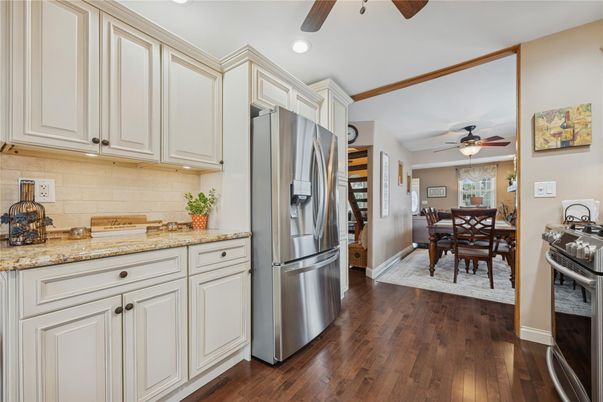 Dining room, Interior, Kitchen, Recessed Lighting, Stainless Steel Appliances, Wood Texture Flooring