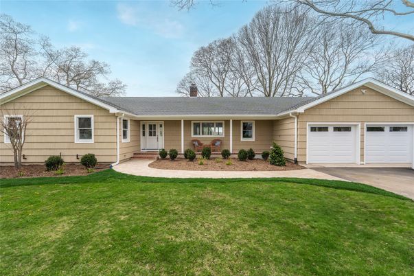 Attached, Exterior, Facade, Ranch