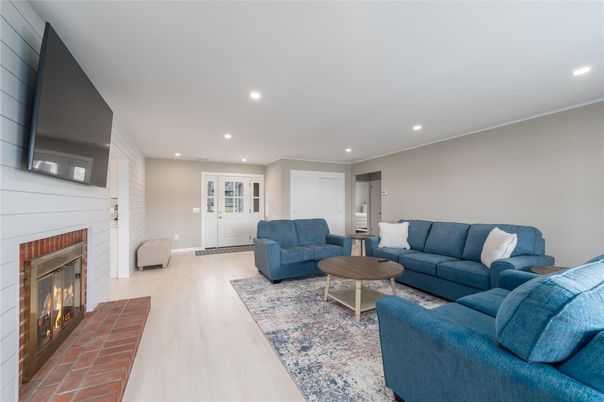 Fireplace, Interior, Living room, Recessed Lighting