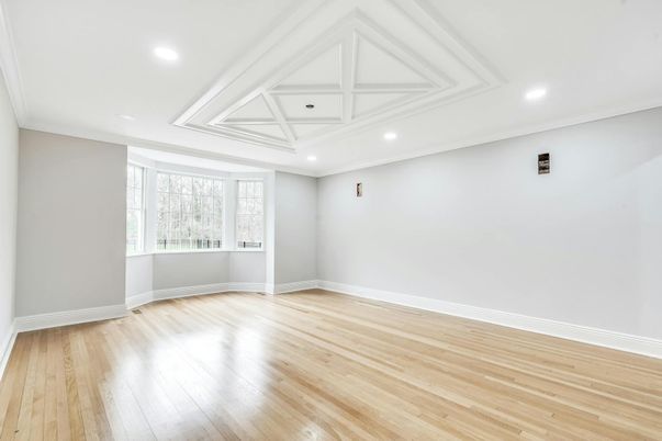 Empty room, Interior, Recessed Lighting, Wood Texture Flooring