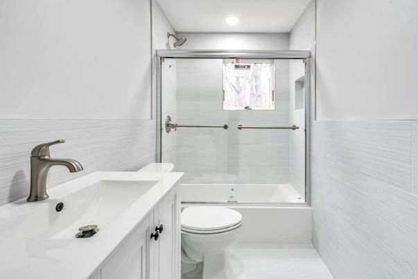 Bathroom, Interior, Recessed Lighting
