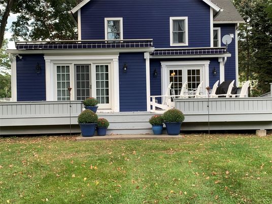 Exterior, Facade, Queen Anne Victorian