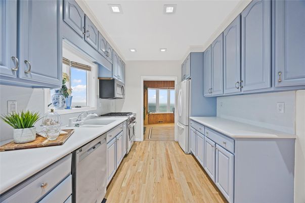 Interior, Kitchen, Recessed Lighting, Wood Texture Flooring