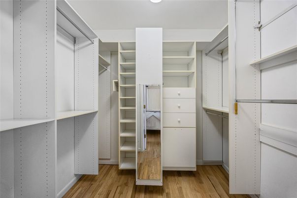 Interior, Walk-in Closets, Wood Texture Flooring