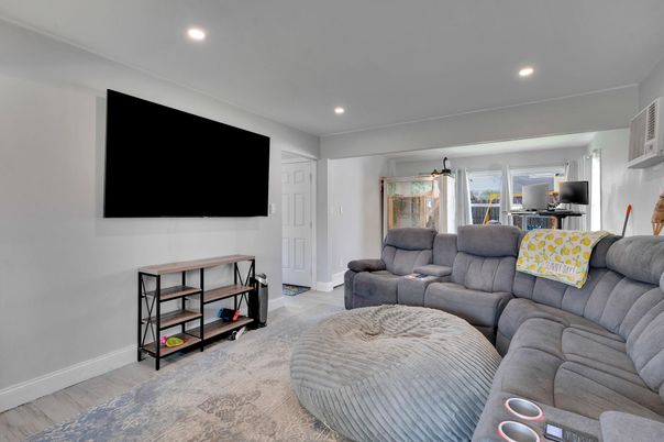 Interior, Living room, Recessed Lighting, Wood Texture Flooring