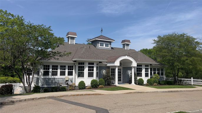 Exterior, Facade, French Provincial