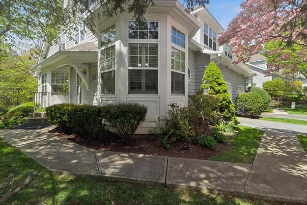 Exterior, Facade, Queen Anne Victorian