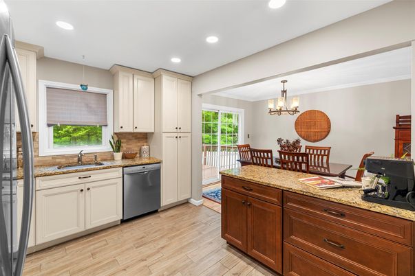 Chandelier, Dining room, Interior, Kitchen, Recessed Lighting, Wood Texture Flooring