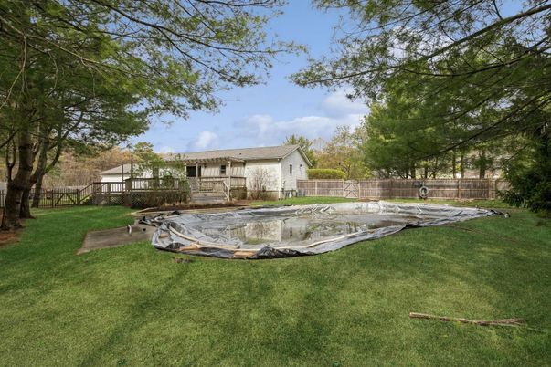 Backyard, Exterior, Hot Tub