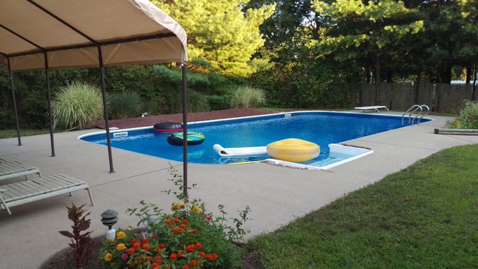 Exterior, Pool