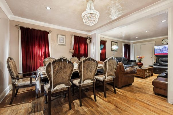 Chandelier, Dining room, Interior, Living room, Recessed Lighting, Wood Texture Flooring