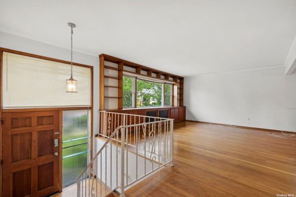 Interior, Pendant Lights, Wood Texture Flooring