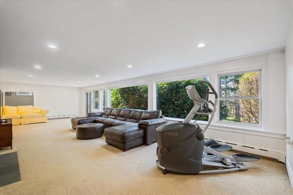 Fitness Equipment, Interior, Living room, Recessed Lighting