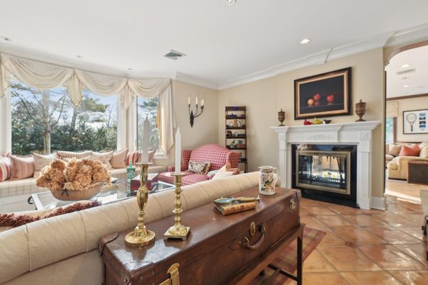 Fireplace, Interior, Living room, Recessed Lighting