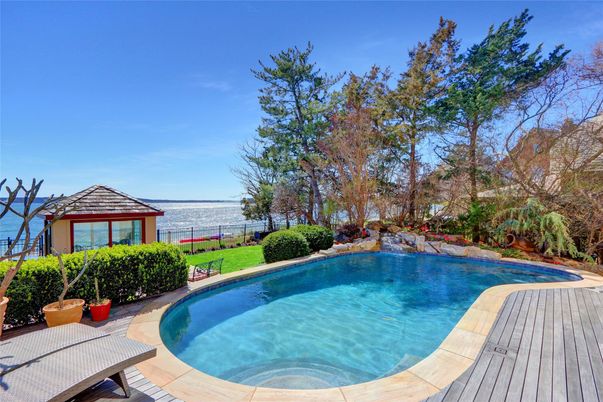 Exterior, Pool, Water