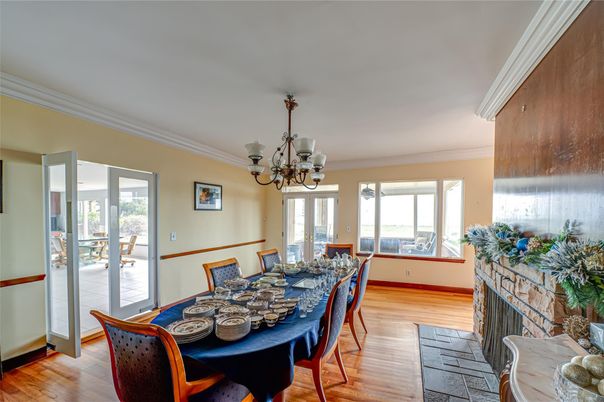 Chandelier, Dining room, Fireplace, Interior, Wood Texture Flooring