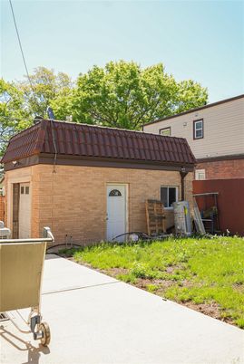 Detached Garage, Exterior