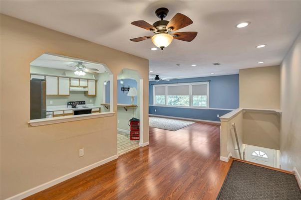 Interior, Recessed Lighting, Wood Texture Flooring