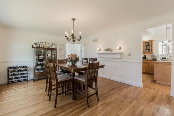 Chandelier, Dining room, Fireplace, Interior, Wood Texture Flooring