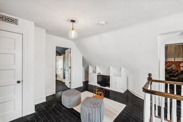 Interior, Pendant Lights, Wood Texture Flooring